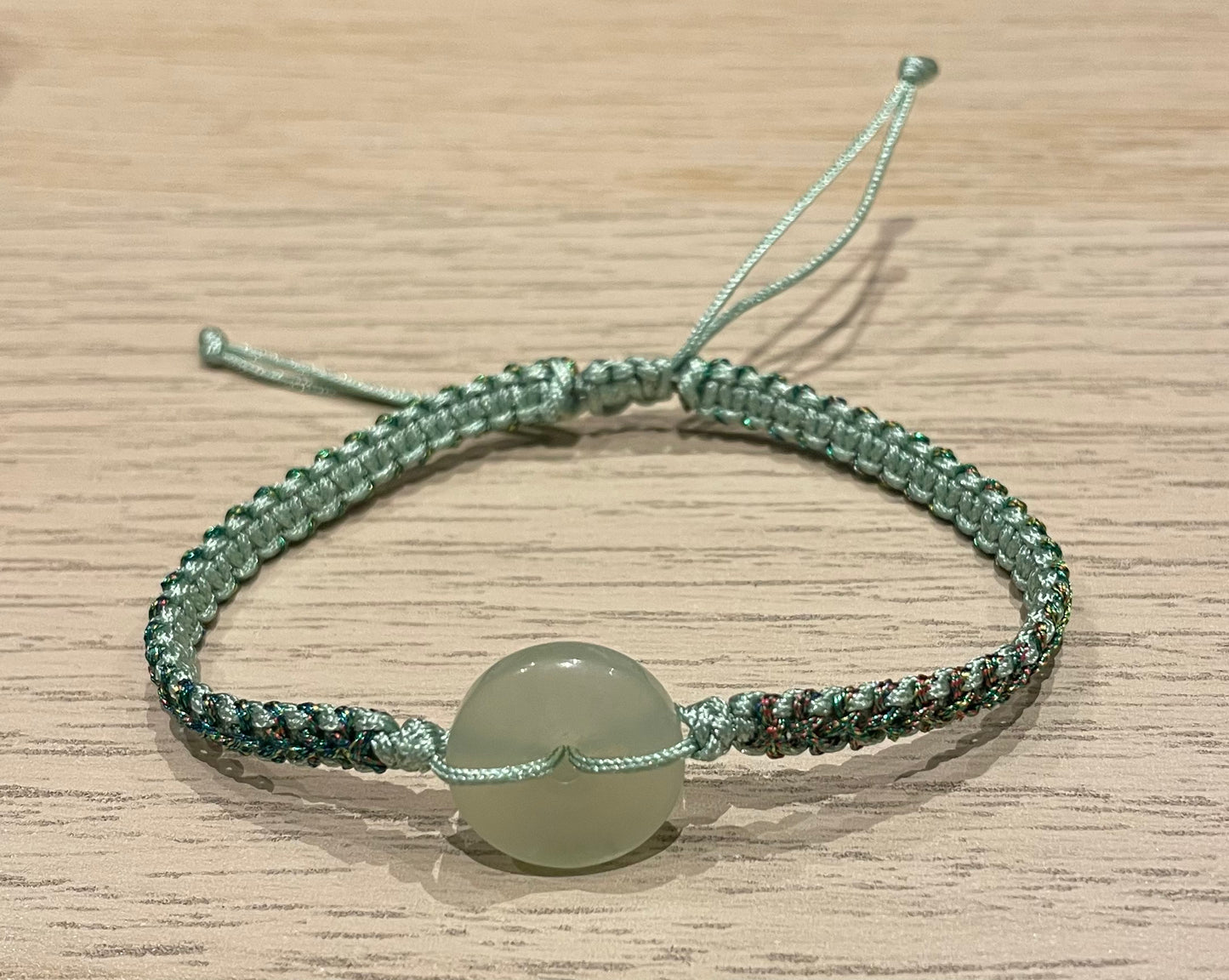 Handmade bracelet with a serpentine jade donut