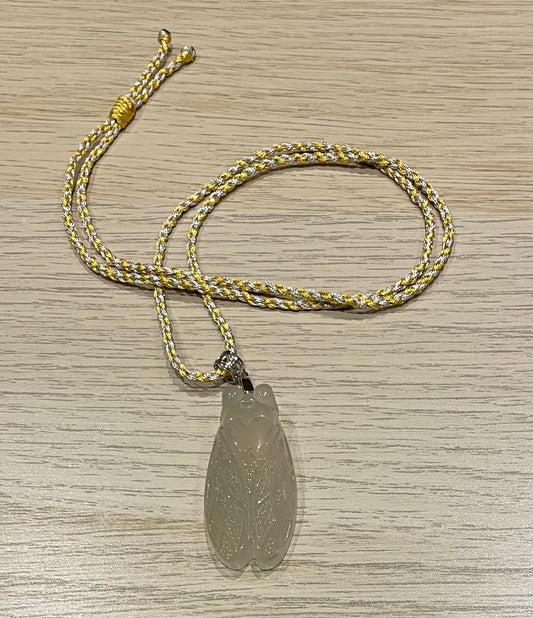 Handmade necklace with a serpentine jade cicada