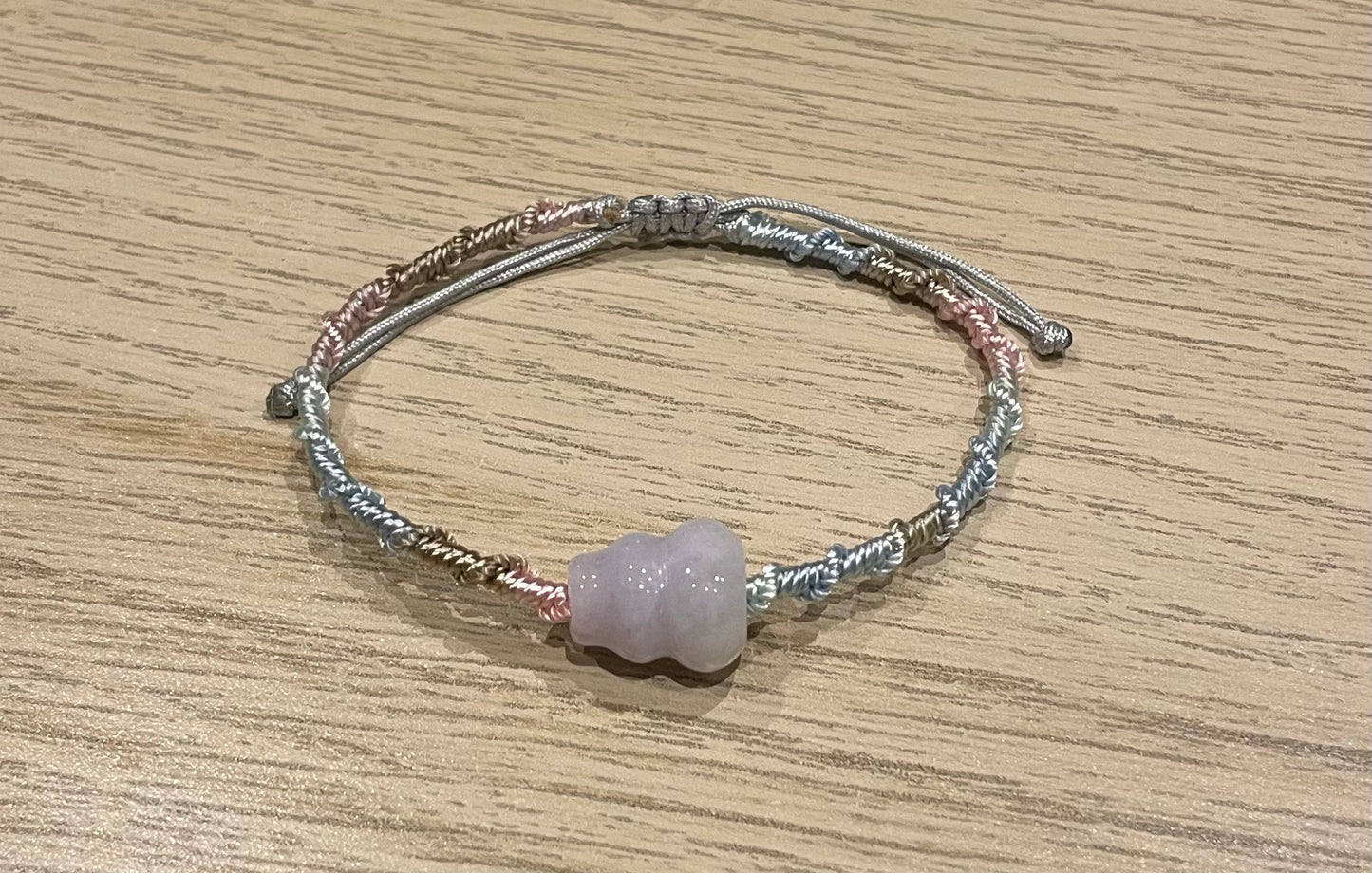 Handmade bracelet with light purple jade gourd