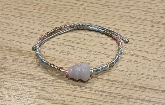 Handmade bracelet with light purple jade gourd