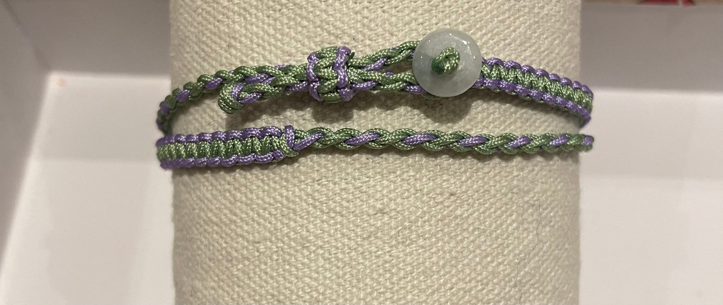 Handmade bracelet with a 13mm light purple jade bead